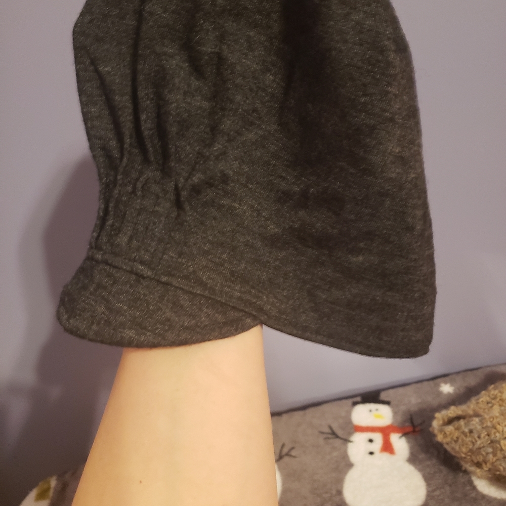 Piper n paisley hat. Charcoal color adult size